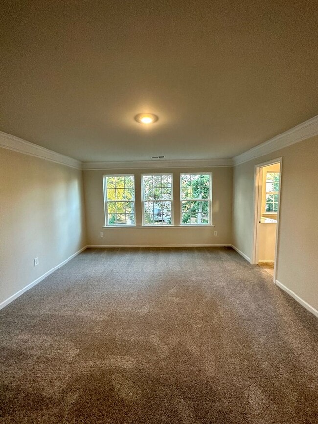 Building Photo - Elegant Townhome located in Ballantyne!