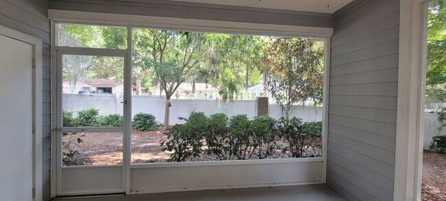 Building Photo - Charming 2/2 with a 1 car garage in Eagle Trace