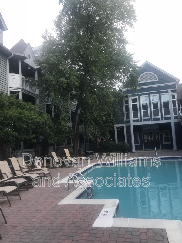 Building Photo - 525 -3C Graham Street