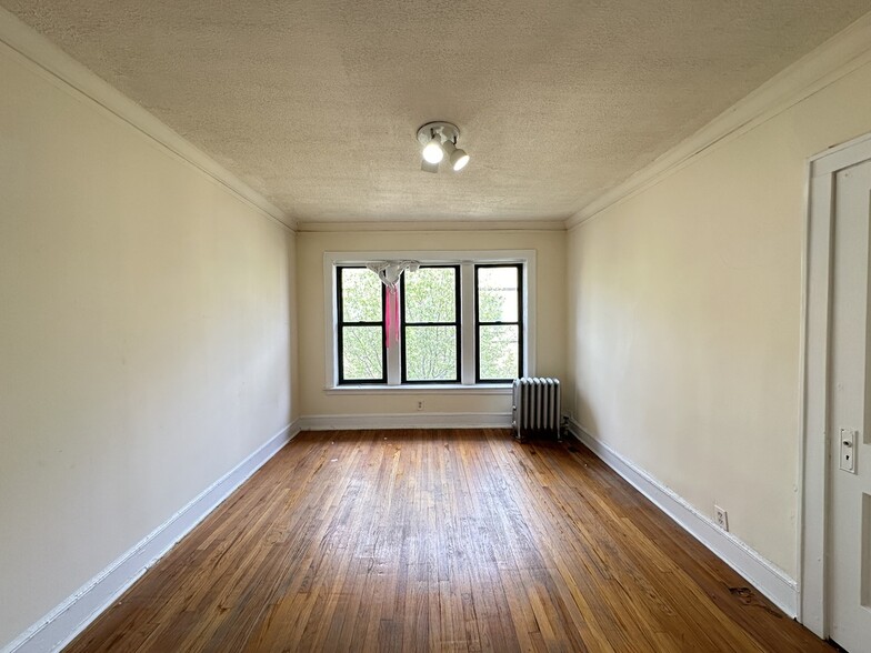 Building Photo - 2332 N Spaulding Ave