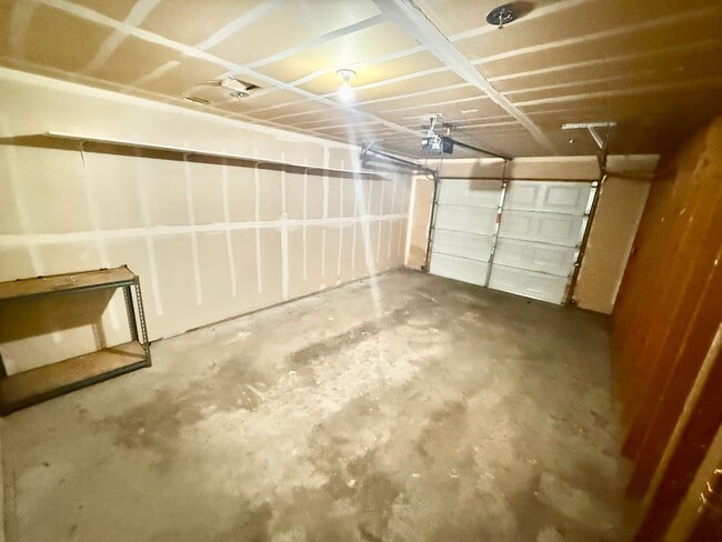 Building Photo - Cozy Two Bed/Two Bath Condo in Convenient ...