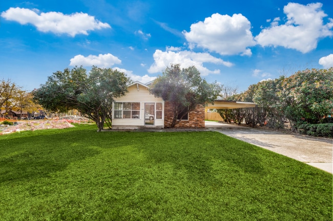 Building Photo - 7291 Ash St