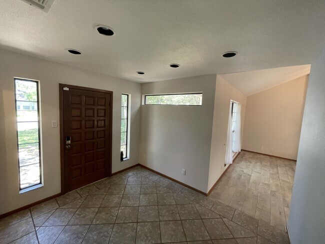 Building Photo - 1214 Timber Bay