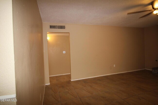 Building Photo - 3406 Moonlight Ave