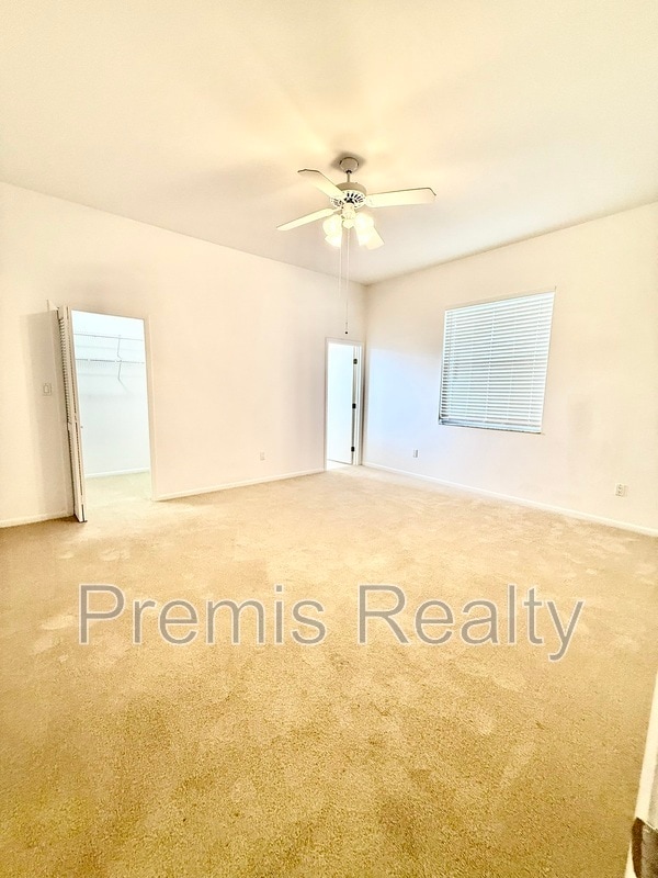 Building Photo - 642 Weathersfield Dr