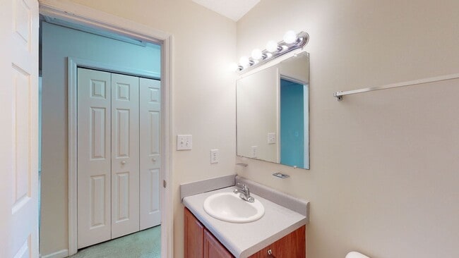 Building Photo - 504 Sumrell Way