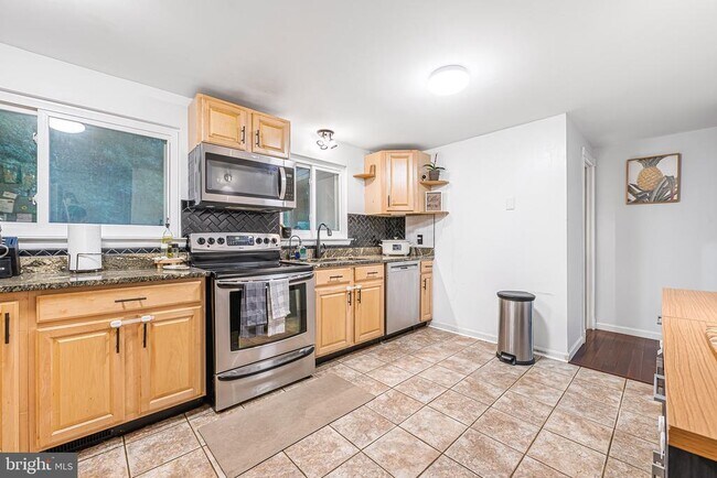 Building Photo - 25921 Largo Ct