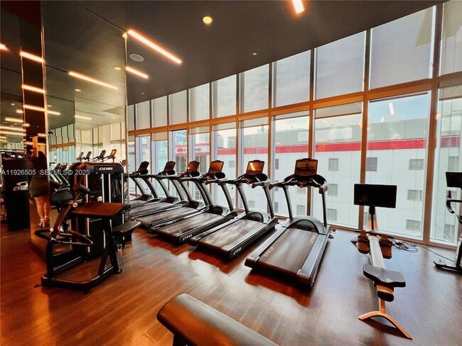 Building Photo - 851 NE 1st Ave