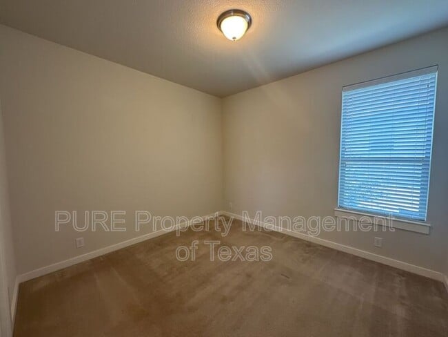 Building Photo - 2101 Rivers Edge Way