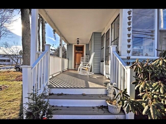 Building Photo - 278 Greenwood St