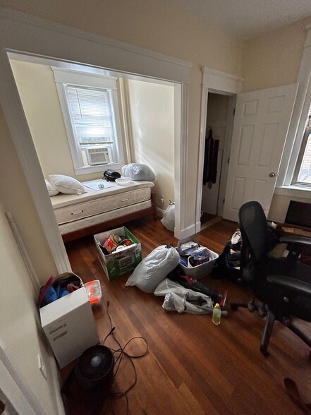 Building Photo - 55 Park Dr