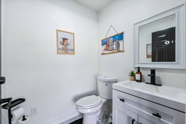 Building Photo - 131 Mescal Loop