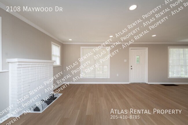 Building Photo - 2108 Maywood Dr