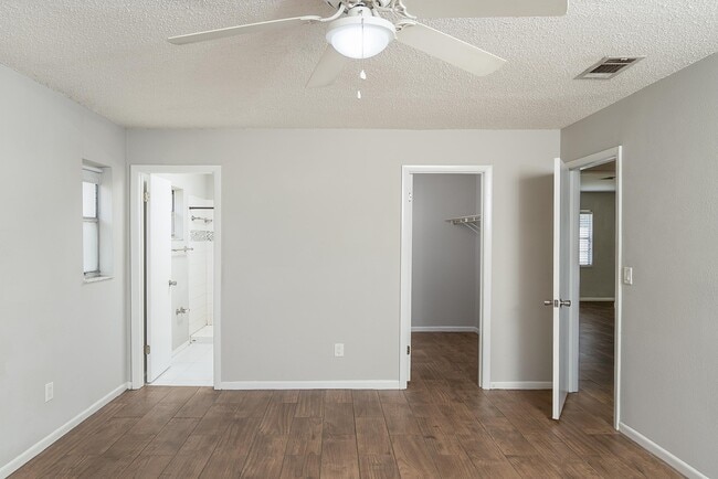 Building Photo - 1040 Dorado Dr