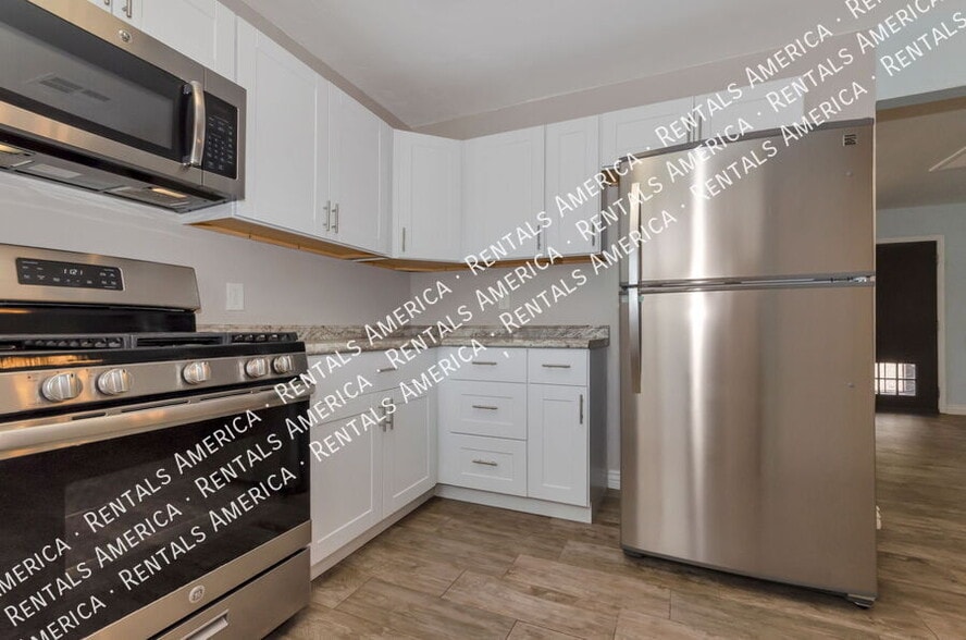 Building Photo - 1420 N Winstel Blvd