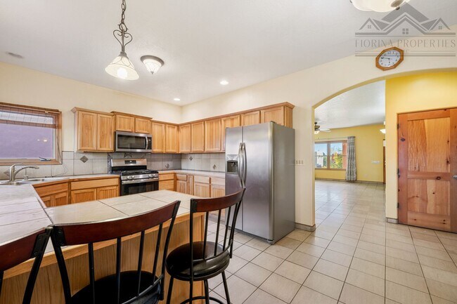 Building Photo - 1 MO. FREE RENT! Serene Pueblo-Style Home in Tierra Contenta