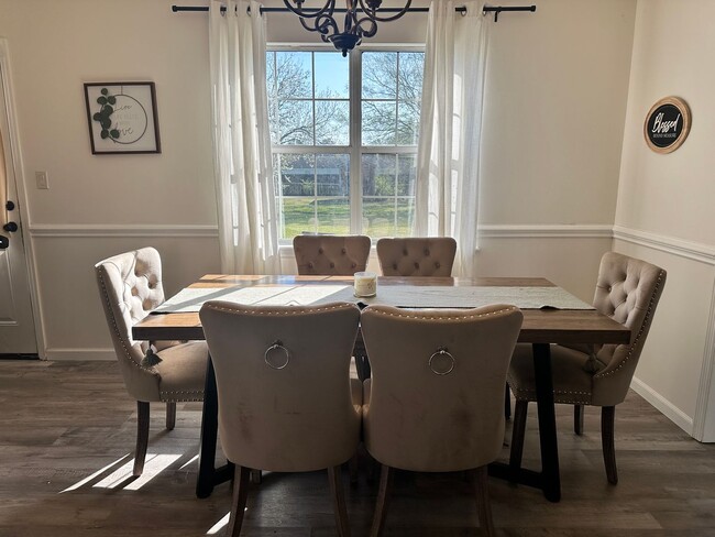 Building Photo - Home in Heatherwoods S/D