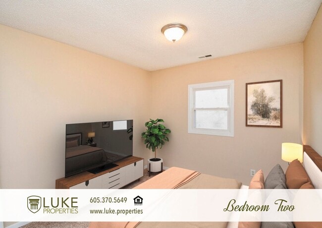 Building Photo - 2310 S Euclid Ave