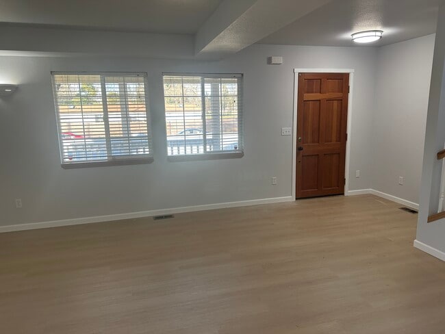 Building Photo - 206 168th St E