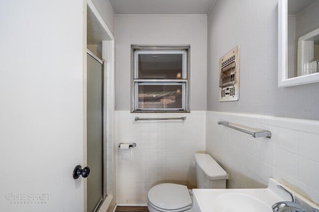 Building Photo - 3749 N 10th St