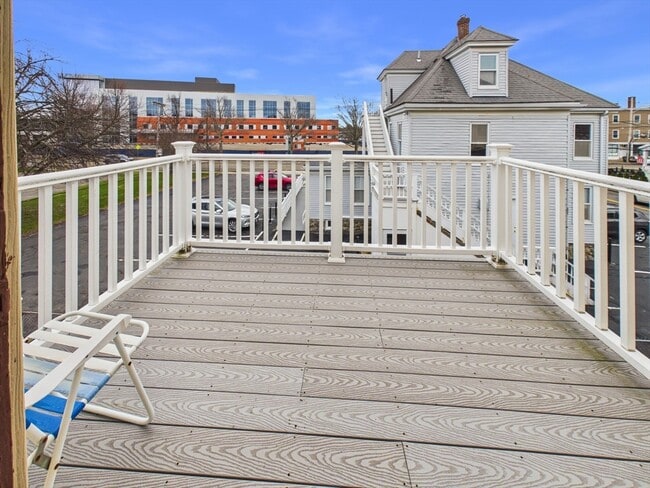 Building Photo - 5-7 Hoyle St