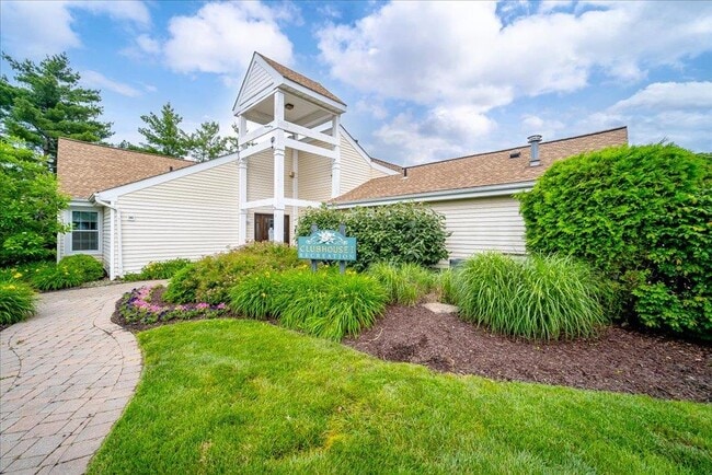 Building Photo - 1421 Whispering Hills Dr