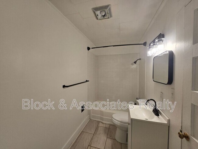 Building Photo - 326 Pickett Pl