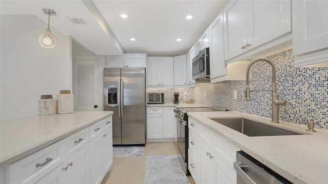 Building Photo - 3430 Galt Ocean Dr