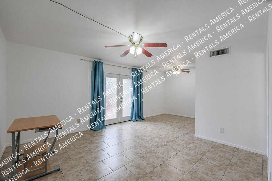 Building Photo - 6058 W Golden Ln