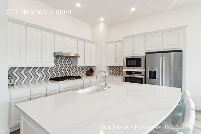 Building Photo - 517 Huntwick Dr
