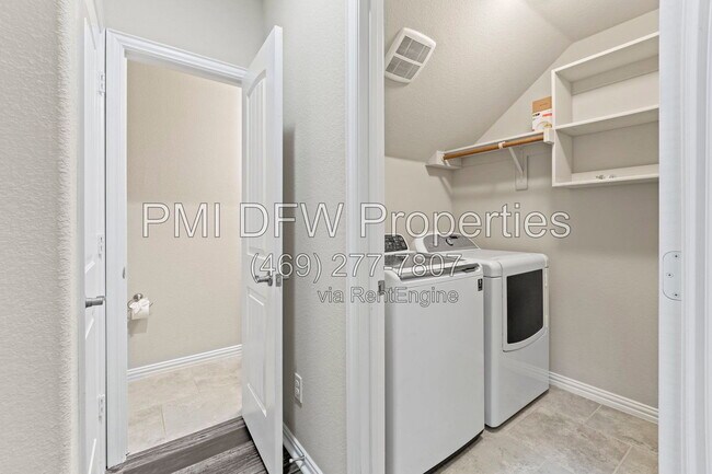 Building Photo - 1624 Medina Ln