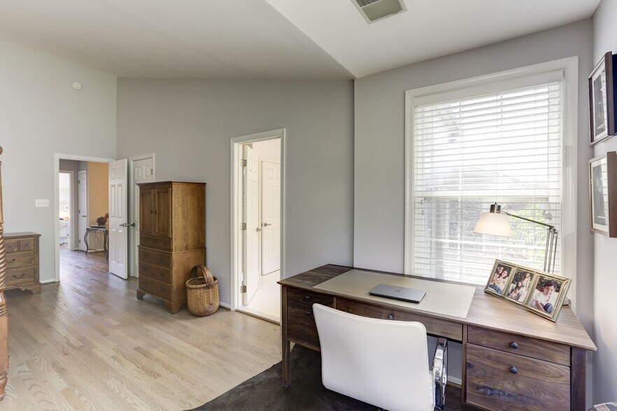 Building Photo - 5742 Governors Pond Cir