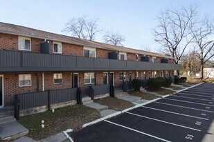 Building Photo - Pine Meadows at Pemberton