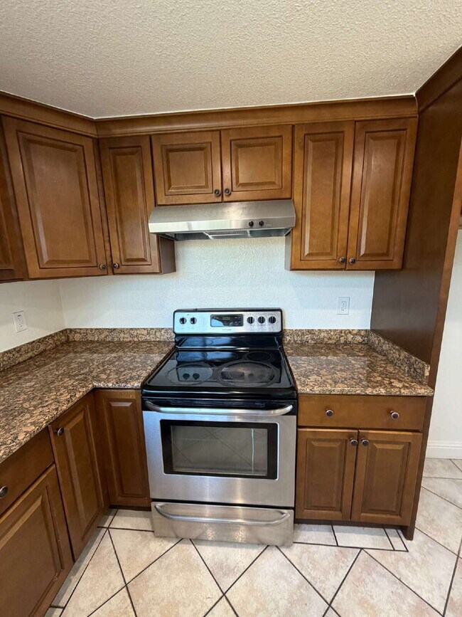 Building Photo - 1089 Honey Ct