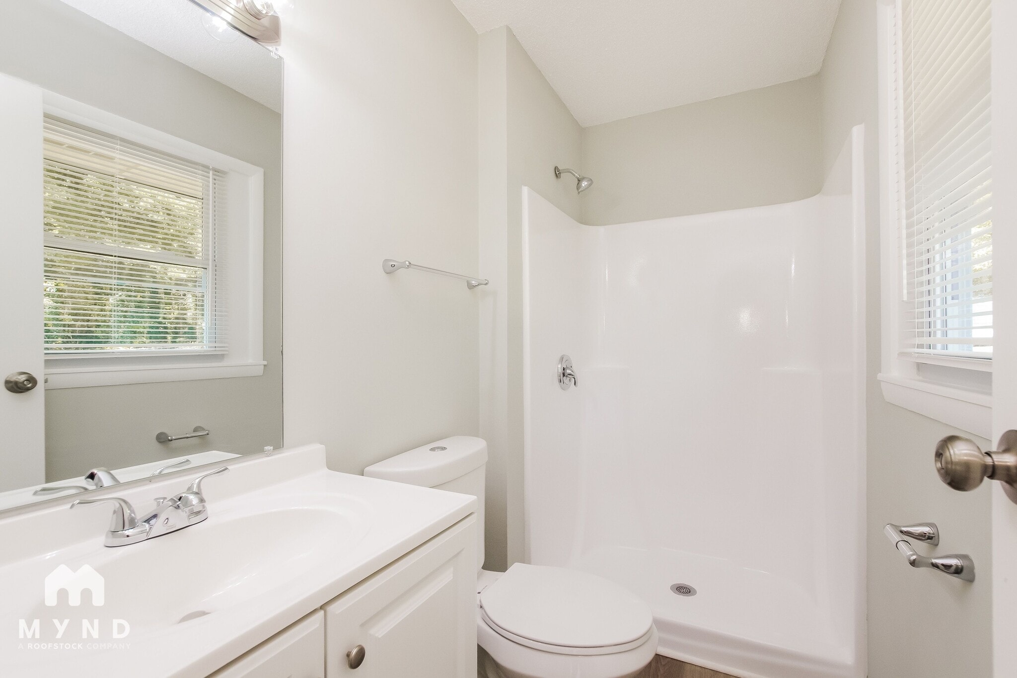 Building Photo - 1418 Gaston Way