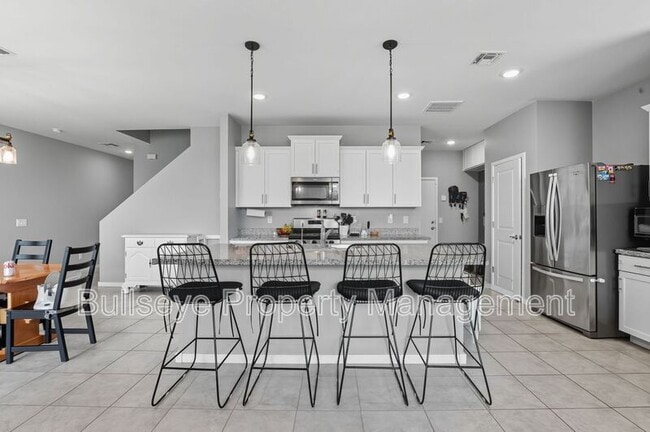 Building Photo - 40462 W Sunland Dr