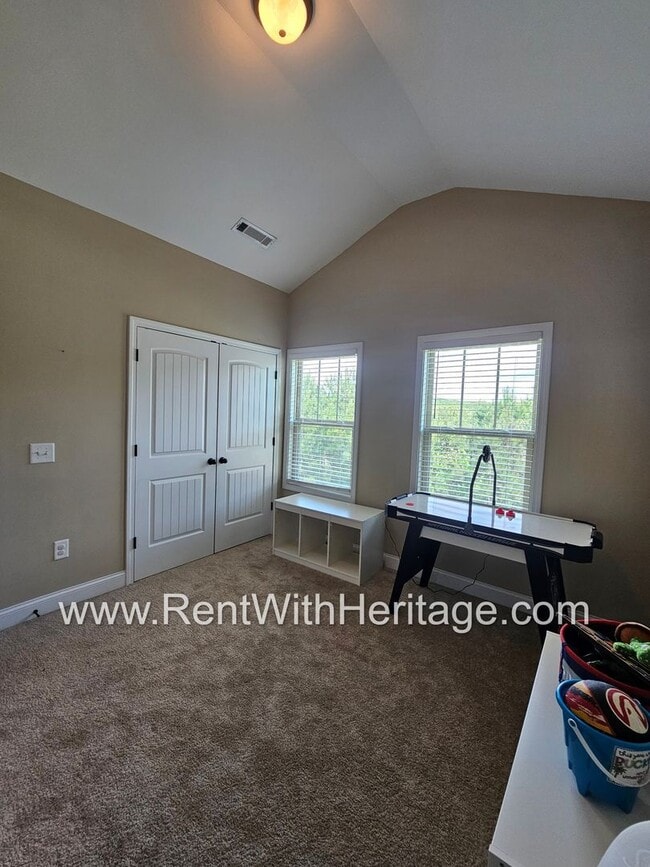 Building Photo - Gorgeous 3 bd / 2 bath / Attention to Deta...