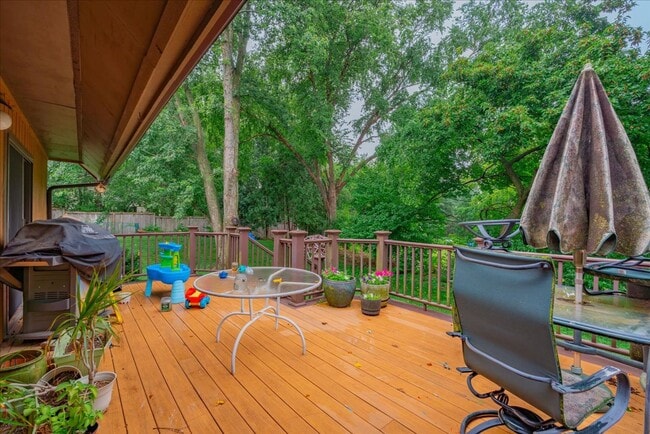 Building Photo - Parkwood Hills – Spacious 4 Bedroom, 3 Bat...