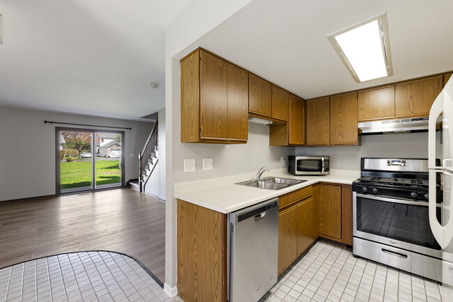 Building Photo - 485 Nicole Dr