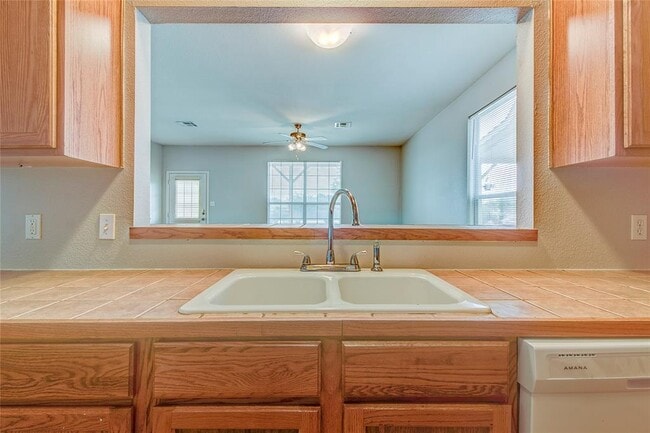 Building Photo - 126 Sandstone Dr