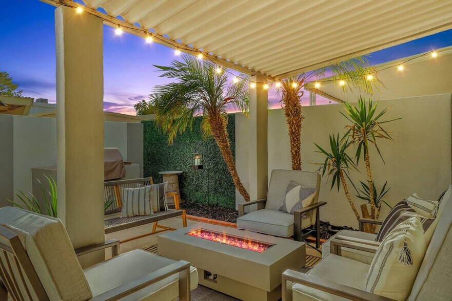 Building Photo - 8242 E Orange Blossom Ln