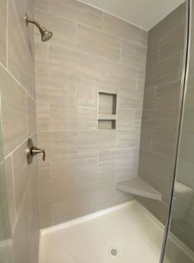 Building Photo - 139 Danbury Ct