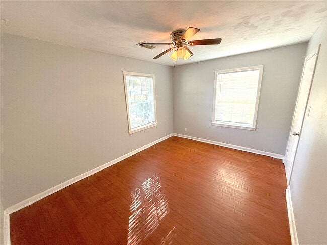 Building Photo - 2206 Eriksson St