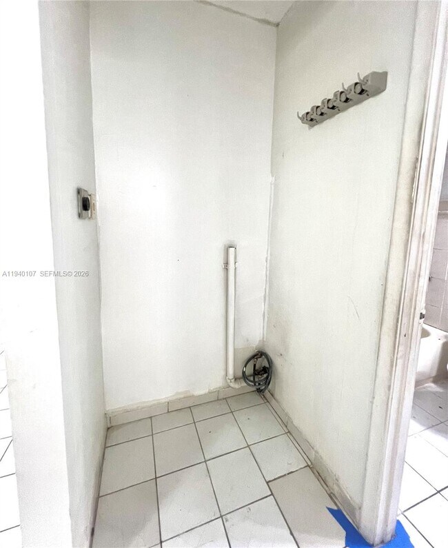 Building Photo - 5930 W 25th Ct