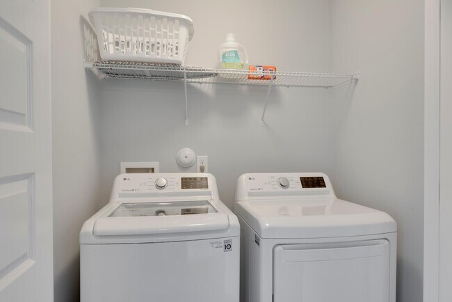 Building Photo - 2272 Perennial Cir