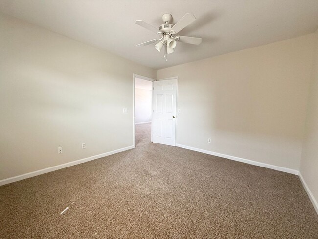 Building Photo - 430 W Stevens St