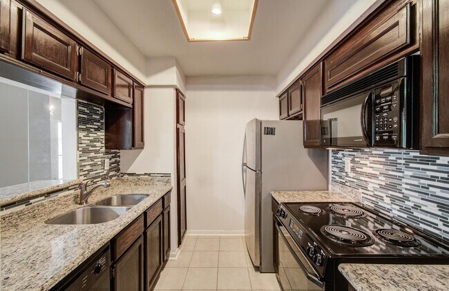 Building Photo - 8299 Cambridge St