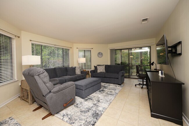 Building Photo - First Floor Condo in Bluewater Bay