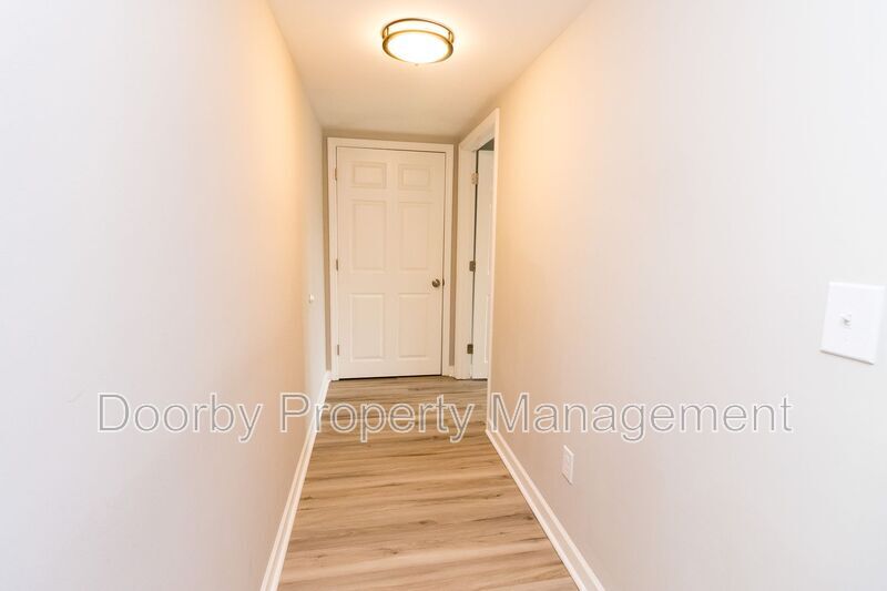 Building Photo - 612 Druid Ln