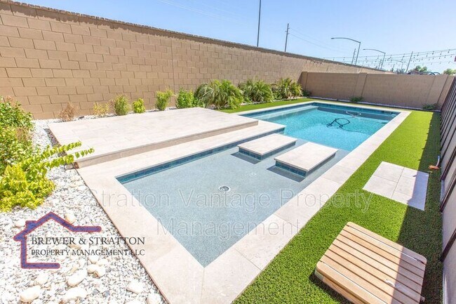 Building Photo - 4065 S Marin Dr